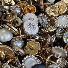 Vintage now Estate Sale Buttons 150pcs Various Sizes Shapes Colors Types Usable picture