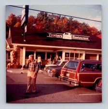 Vintage 1986 Color Photo Trotters Family Style Restaurant Autumn Scene picture