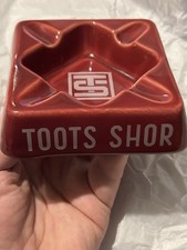 TOOTS SHOR NYC RESTAURANT VINTAGE SQUARE CERAMIC ASHTRAY CIRCA 1949 picture