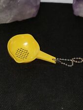 VINTAGE TUPEAWARE YELLOW STRAINER RARE KEYCHAIN picture