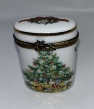Limoges Rehausse Main Trinket Box Christmas Tree, Santa hand painted Xmas picture