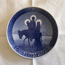 Royal Copenhagen 1943 Noel Christmas Collector Plate Denmark Blue/White picture