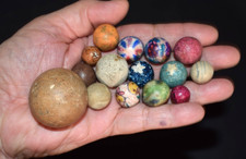🧐👉Lot of 15⭐🗽⭐1800s Victorina era Antique toy clay mixed marbles &mixed sizes picture