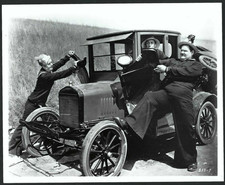 LAUREL & HARDY VINTAGE ORIGINAL PHOTO HOLLYWOOD ACTORS GLOSSY AMERICAN SCENE picture
