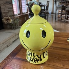 Vintage 70s McCoy 235 HAVE A HAPPY DAY Yellow Smiley Face Cookie Jar & Lid NICE picture