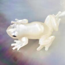 Frog Design White Mother-of-Pearl Shell Carving for Collection / Jewelry 6.29g picture
