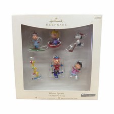 2007 Hallmark Winter Sports The Peanuts Gang Miniature Ornament Set-11-1-322 picture