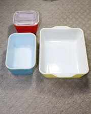 Set of 4 Vintage Primary Color Fridgies -Red 501 w Lid, Blue 502, Yellow 503 picture