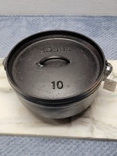 Excellent Vintage Lodge No.10CO (D) Camp No Cracks With Lodge Trivet  picture