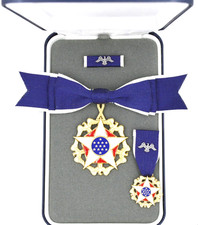 US Presidential Medal of Freedom female Award full Set W Medal Case Replica picture
