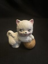 VTG 3.5” White Ceramic Kitten on Ball of Yarn Handpainted Figurine (Japan) picture