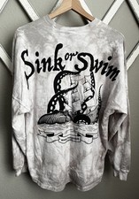 Disney Spirit Jersey Shirt sz M Pirates of the Caribbean Beware The Kraken picture