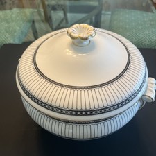 Wedgewood Colonnade Soup Tureen with Lid picture