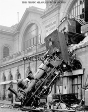 1895 STEAM TRAIN LOCOMOTIVE 721 CRASH 11X14 PHOTO RAILROAD STATION PARIS FRANCE picture