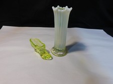 vintage depression glass vaseline uranium Ribbed Vase and slipper figurine picture