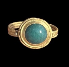 WONDERFUL ANCIENT ROMAN GOLD & EMERALD RING - 2nd Century AD (21154) picture