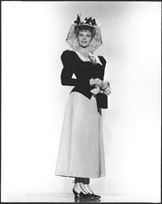 RITA HAYWORTH VINTAGE ORIGINAL PHOTO BEAUTY HOLLYWOOD ACTRESS 1943 DBLWT POSE picture