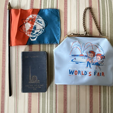 1964-65 New York World’s Fair Souvenir Lot: New Testament, Flag, Chain Purse picture