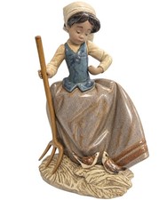 Lladro Figurine, Sharing The Harvest (2179) 9.8