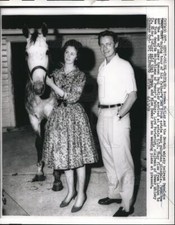 1959 Press Photo Norma Butler and Scotch whisky heiress Penelope Dewar picture
