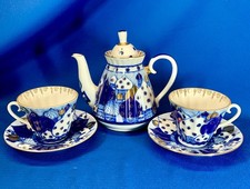 RUSSIAN PORCELAIN TEASET GZHEL STYLE DECORATED TEAPOT & 2 CUPS AND SAUCERS picture