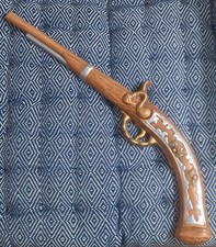 VTG EUC PAINTED CERAMIC 1800'S STYLE FLINTLOCK PISTOL HANDGUN GUN- HOLLAND MOLD picture