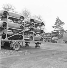 The shells of the MG Sports car arrive at the BMC factory in Abing- Old Photo 1 picture