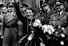 WW II German Photo  ----  Hanna Reitsch - Test Pilot -.. picture