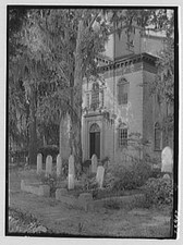 Photo:St. Helena church, Beaufort, South Carolina. View from side picture