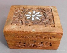 VINTAGE INDIAN ROSEWOOD HAND CARVED TRINKET BOX INLAY SWEET UNIQUE picture