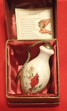 Ne'Qwa Art Ornament Regal Winter Cardinal #7221128 picture