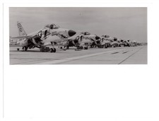 1959 US Navy F11F Tiger 141765 on Flight Line 8x10 1980s News Photo picture