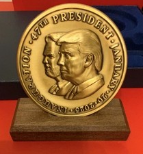 Authentic President Donald J Trump 2025 2nd Term Bronze Inaugural Medal RARE picture