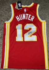 Deandre Hunter signed Atlanta Hawks jersey picture