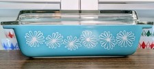 Pyrex JAJ Turquoise Daisy Deep Space Saver Dish with Lid  picture