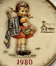 HUMMEL FIGURE PLATE 1980 HAND PAINTED GOEBEL PORCELAIN W GERMANY SCHOOL GIRL picture