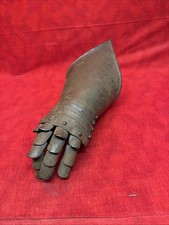 VINTAGE MEDIEVAL-STYLE ARTICULATED ARMOR GAUNTLET METAL GLOVE (LEFT HAND) picture
