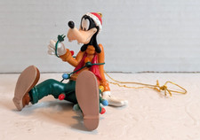 Disney Enesco Mickey Unlimited Goofy Tangled In Christmas Lights Ornament picture