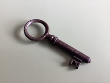 ANTIQUE / VICTORIAN CAST IRON METAL LOCKING KEY WITH DISTINCTIVE FEATURES   (34) picture