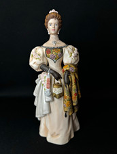 Avon 2000 Mrs. Albee Award President’s Club Hand Painted Porcelain 9.75” picture