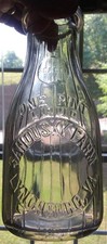 RARE SANDUSKY FARM LYNCHBURG VIRGINIA RIBBED EMBOSSED PINT MILK BOTTLE, UNUSED picture