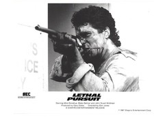 Lethal Pursuit Blake Bahner Bloody Aiming Aiming Shotgun OG Movie Photo 1987 picture