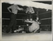 1946 Press Photo Jimmy Doyle vs Artie Levine at Cleveland Ohio bout picture