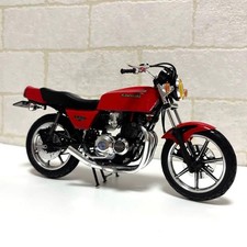 Kawasaki Z400FX Red 1/12 Scale Plastic Motorcycle Display Model Assembled picture