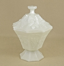 MG05 Anchor Hocking Vintage White Milk Glass Footed Octagon Covered Candy Dish picture