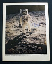 BUZZ ALDRIN SIGNED Large Apollo 11 