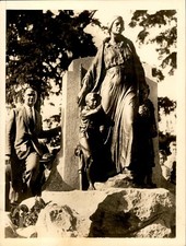 GA254 Approx 1920s Orig Underwood Photo THE PIONEER MOTHER MEMORIAL VANCOUVER WA picture