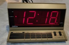 Sunbeam Digital LED Alarm Clock model WE38 - Vintage picture