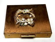 VTG Metal Zell Fifth Ave Ladies Powder Compact Gold Tone Metal w Jeweled Lid picture