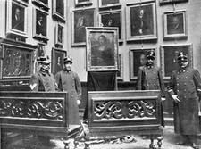 Agents barrier arranged benches around Mona Lisa Museum Offices Fl- Old Photo picture